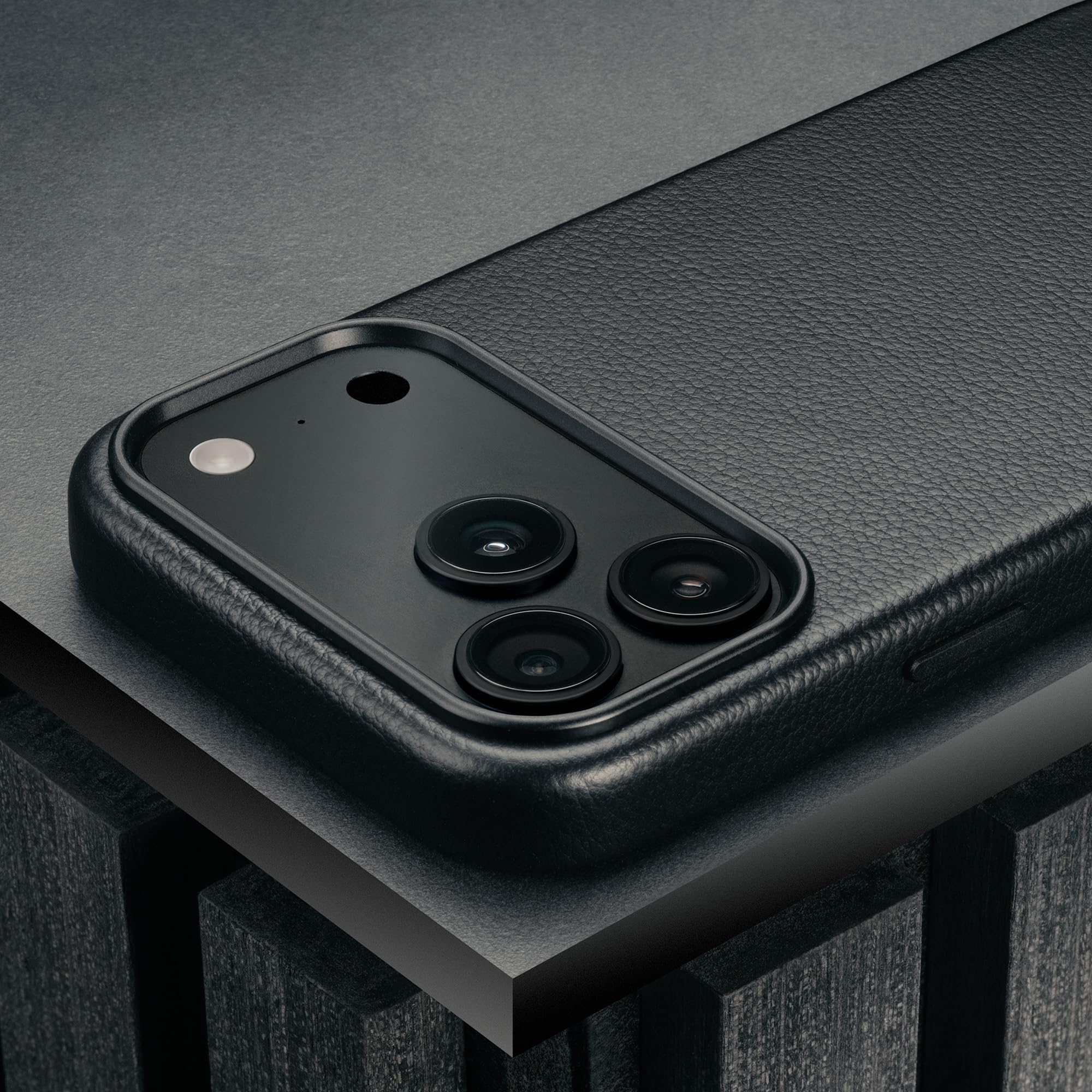 "TORRO" Lederhülle für iPhone (17) Serie 2025 - MagSafe kompatibel