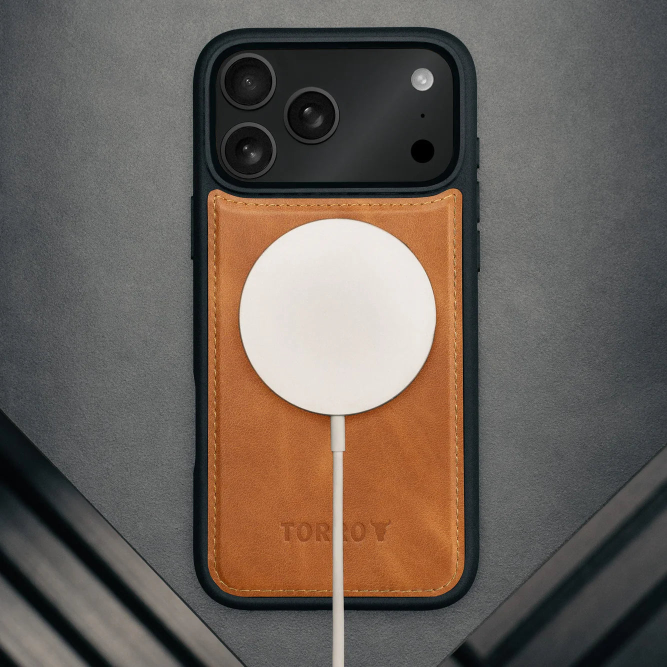 "TORRO" iPhone 17 Pro & Pro Max  Lederhülle (mit abnehmbarer Abdeckung & MagSafe-kompatibel)